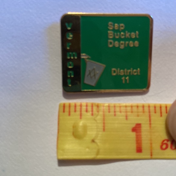 Vermont sap bucket degree district 11 free mason - Picture 2 of 2